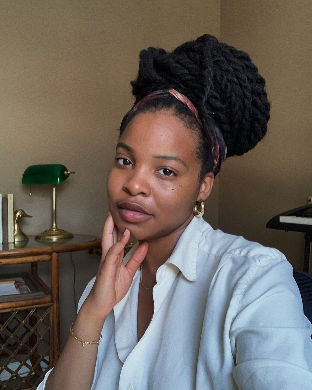 showing my lil face to say thank you to you all for getting bed warmer to over 6K streams/downloads and over 1k views on the video. it&rsquo;s a steady grind, but y&rsquo;all are keeping me up every day. ✨
I really want to thank God for the opportun